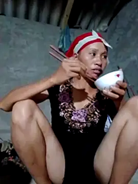 Snapshot of donna-bae chatting on 11/04/25, 12:15 donna-bae online show from 11/04/25, 12:15