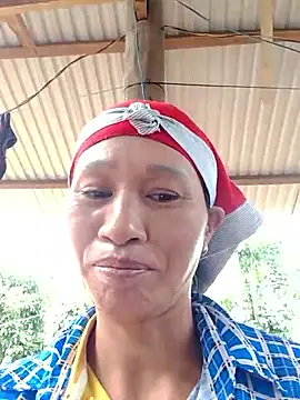 Snapshot of donna-bae chatting on 11/23/25, 02:55 donna-bae online show from 11/23/25, 02:55