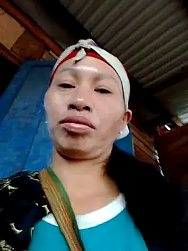 Snapshot of donna-bae chatting on 12/03/25, 01:02 donna-bae online show from 12/03/25, 01:02