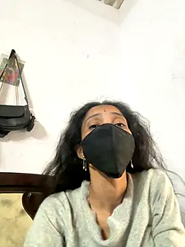 Snapshot of sweetreddy-02 chatting on 11/07/25, 05:40 sweetreddy-02 online show from 11/07/25, 05:40