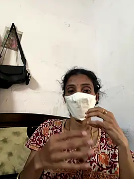 Snapshot of sweetreddy-02 chatting on 11/18/25, 05:45 sweetreddy-02 online show from 11/18/25, 05:45