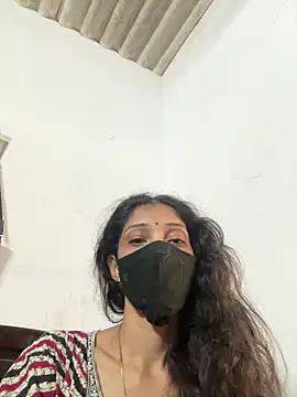 Snapshot of sweetreddy-02 chatting on 12/15/25, 06:39 sweetreddy-02 online show from 12/15/25, 06:39