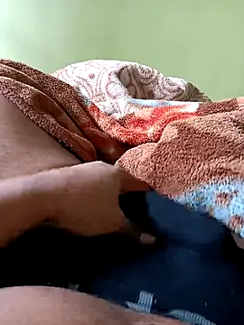 Snapshot of romero115 chatting on 12/05/25, 02:25 romero115 online show from 12/05/25, 02:25