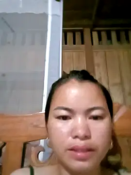 emly-xinh18 online show from 09/16/25, 01:56