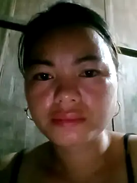 emly-xinh18 online show from 09/21/25, 12:51