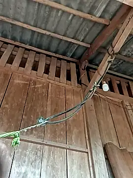 emly-xinh18 online show from 09/25/25, 01:31