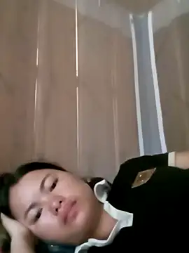 emly-xinh18 online show from 09/26/25, 09:24