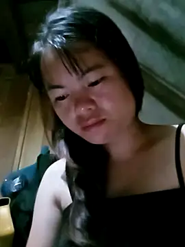 emly-xinh18 online show from 10/06/25, 07:22