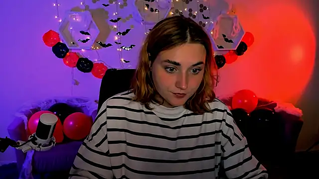 casey meow  online show from 10/27/25, 09:46