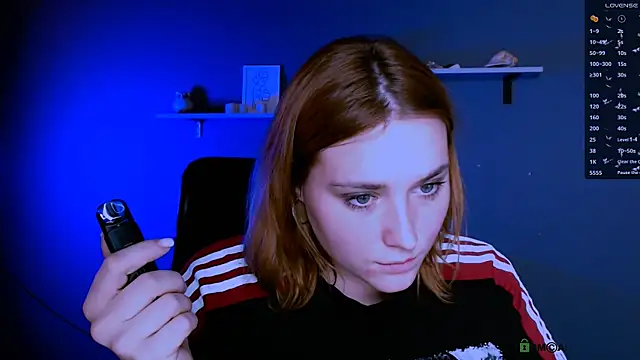 casey meow  online show from 12/04/25, 09:40