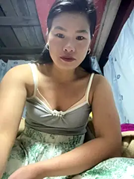 Snapshot of Qinjid002 chatting on 11/25/25, 01:00 Qinjid002 online show from 11/25/25, 01:00