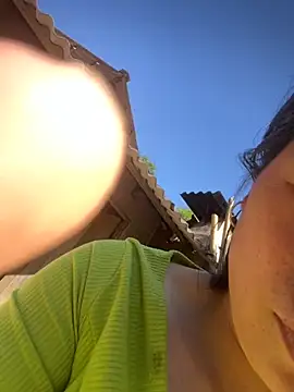 Snapshot of Qinjid002 chatting on 11/30/25, 07:12 Qinjid002 online show from 11/30/25, 07:12