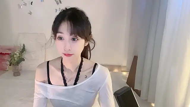 ai-ai-mi online show from 10/21/25, 04:57