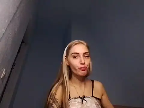 lesyawhite online show from 10/24/25, 04:14