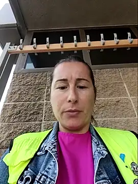 Snapshot of bichota85 chatting on 10/24/25, 10:33 bichota85 online show from 10/24/25, 10:33