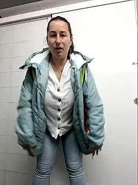 Snapshot of bichota85 chatting on 01/14/26, 09:15 bichota85 online show from 01/14/26, 09:15