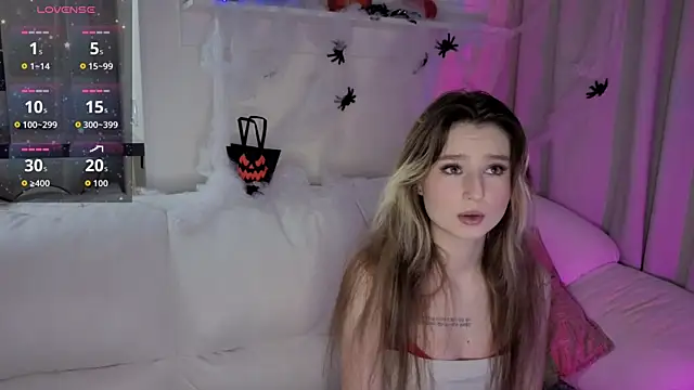 Snapshot of _Lua__ chatting on 10/30/25, 07:14 Lua online show from 10/30/25, 07:14