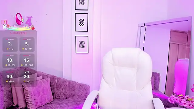 Snapshot of miavegas1 chatting on 10/25/25, 11:32 miavegas1 online show from 10/25/25, 11:32