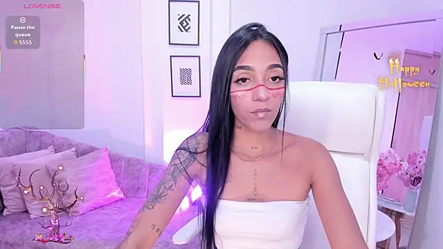 Snapshot of miavegas1 chatting on 10/31/25, 12:11 miavegas1 online show from 10/31/25, 12:11