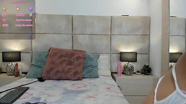 Snapshot of VioletaMarcelli chatting on 01/11/26, 12:21 VioletaMarcelli online show from 01/11/26, 12:21