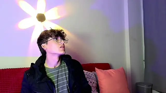 Snapshot of bellmontneon chatting on 09/30/25, 11:15 bellmontneon online show from 09/30/25, 11:15