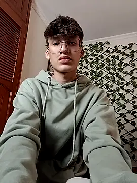 Snapshot of bellmontneon chatting on 11/13/25, 12:15 bellmontneon online show from 11/13/25, 12:15