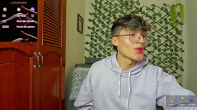 Snapshot of bellmontneon chatting on 11/14/25, 11:31 bellmontneon online show from 11/14/25, 11:31