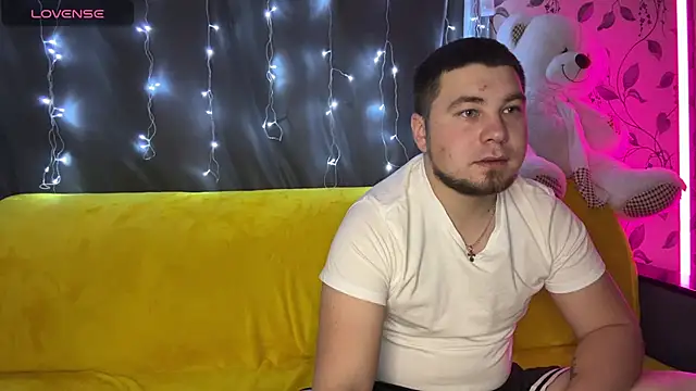 Snapshot of coupleinspire chatting on 11/27/25, 08:55 coupleinspire online show from 11/27/25, 08:55