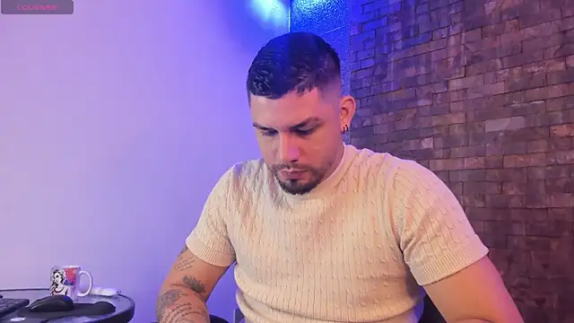 Snapshot of Jacob19_ chatting on 09/17/25, 01:24 Jacob19  online show from 09/17/25, 01:24