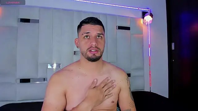 Snapshot of Jacob19_ chatting on 09/24/25, 11:35 Jacob19  online show from 09/24/25, 11:35