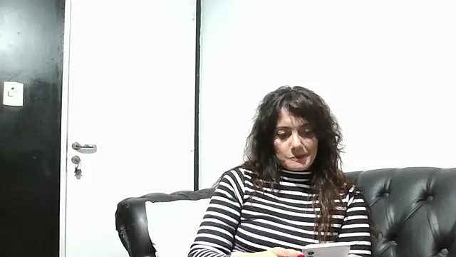 Snapshot of dulcefanny chatting on 07/05/26, 04:07 dulcefanny online show from 07/05/26, 04:07