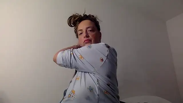 QueenStacyxox online show from 11/02/25, 08:06
