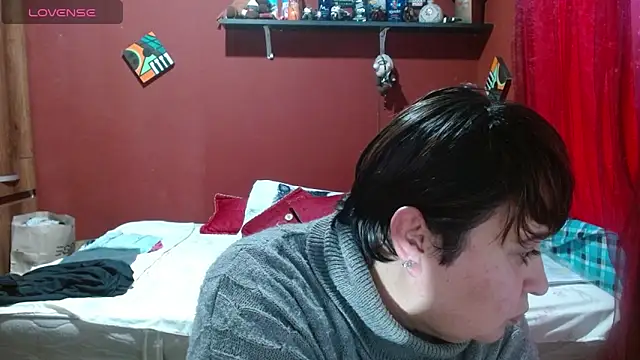 Snapshot of Sasharosee2 chatting on 11/29/25, 01:36 Sasharosee2 online show from 11/29/25, 01:36