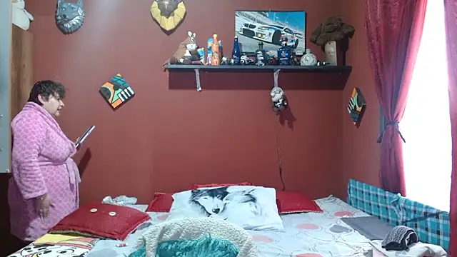 Snapshot of Sasharosee2 chatting on 12/17/25, 12:55 Sasharosee2 online show from 12/17/25, 12:55