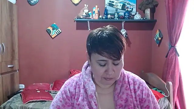 Snapshot of Sasharosee2 chatting on 12/19/25, 12:45 Sasharosee2 online show from 12/19/25, 12:45