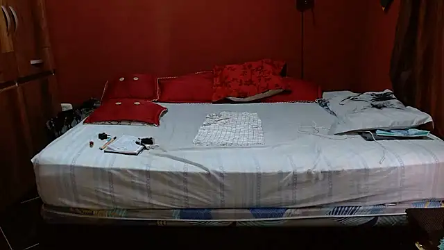 Snapshot of Sasharosee2 chatting on 01/17/26, 12:10 Sasharosee2 online show from 01/17/26, 12:10