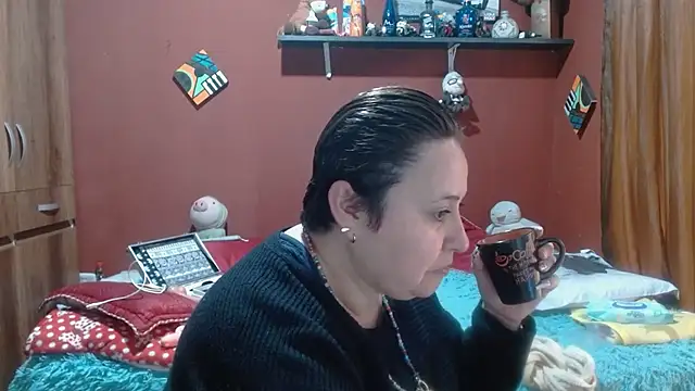 Snapshot of Sasharosee2 chatting on 02/18/26, 01:18 Sasharosee2 online show from 02/18/26, 01:18