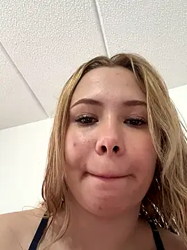 Snapshot of IamCatalina888 chatting on 11/19/25, 12:49 IamCatalina888 online show from 11/19/25, 12:49