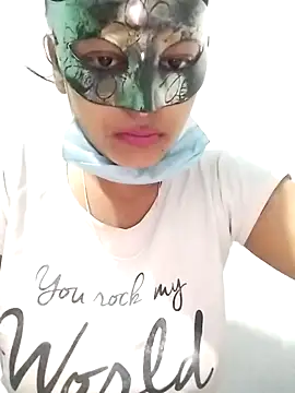 ms-naina online show from 04/20/26, 07:26