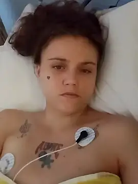 Snapshot of cicithtbitch chatting on 10/29/25, 05:36 cicithtbitch online show from 10/29/25, 05:36