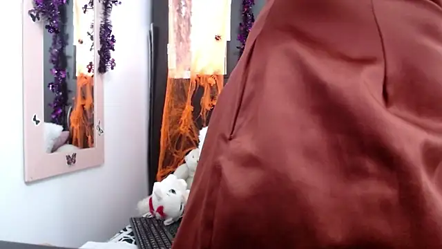 Snapshot of camilavargas_ chatting on 10/18/25, 09:48 camilavargas online show from 10/18/25, 09:48