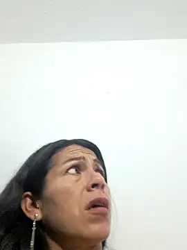 camilavargas  online show from 12/17/25, 08:26