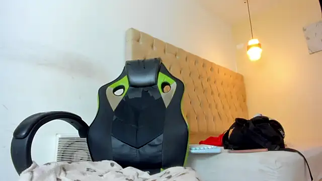 Naomis 35 online show from 11/30/25, 04:33