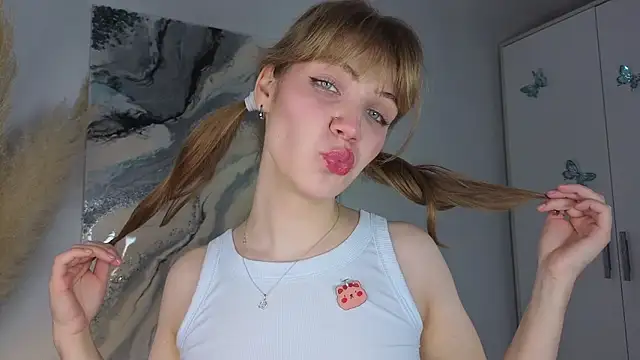 pienaple online show from 10/10/25, 04:11