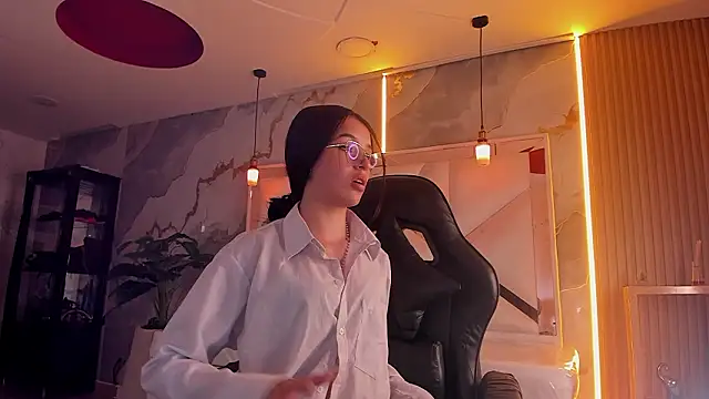 Snapshot of sophiadoll_tf chatting on 02/02/26, 08:40 sophiadoll tf online show from 02/02/26, 08:40