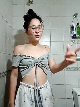 linameii online show from 10/24/25, 04:09