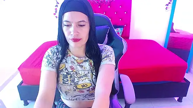 Snapshot of cristal1609 chatting on 11/29/25, 01:25 cristal1609 online show from 11/29/25, 01:25