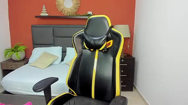 Snapshot of molly_lovee_ chatting on 09/25/25, 11:47 molly lovee online show from 09/25/25, 11:47