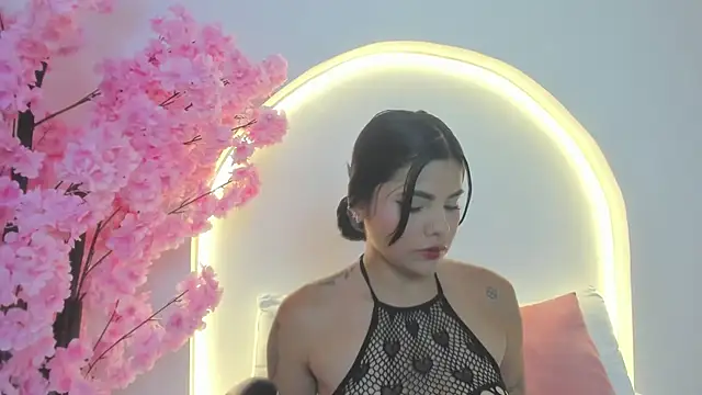 molly lovee  online show from 06/30/26, 07:26