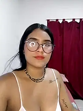 Snapshot of Renata_Zoe chatting on 10/29/25, 06:31 Renata Zoe online show from 10/29/25, 06:31